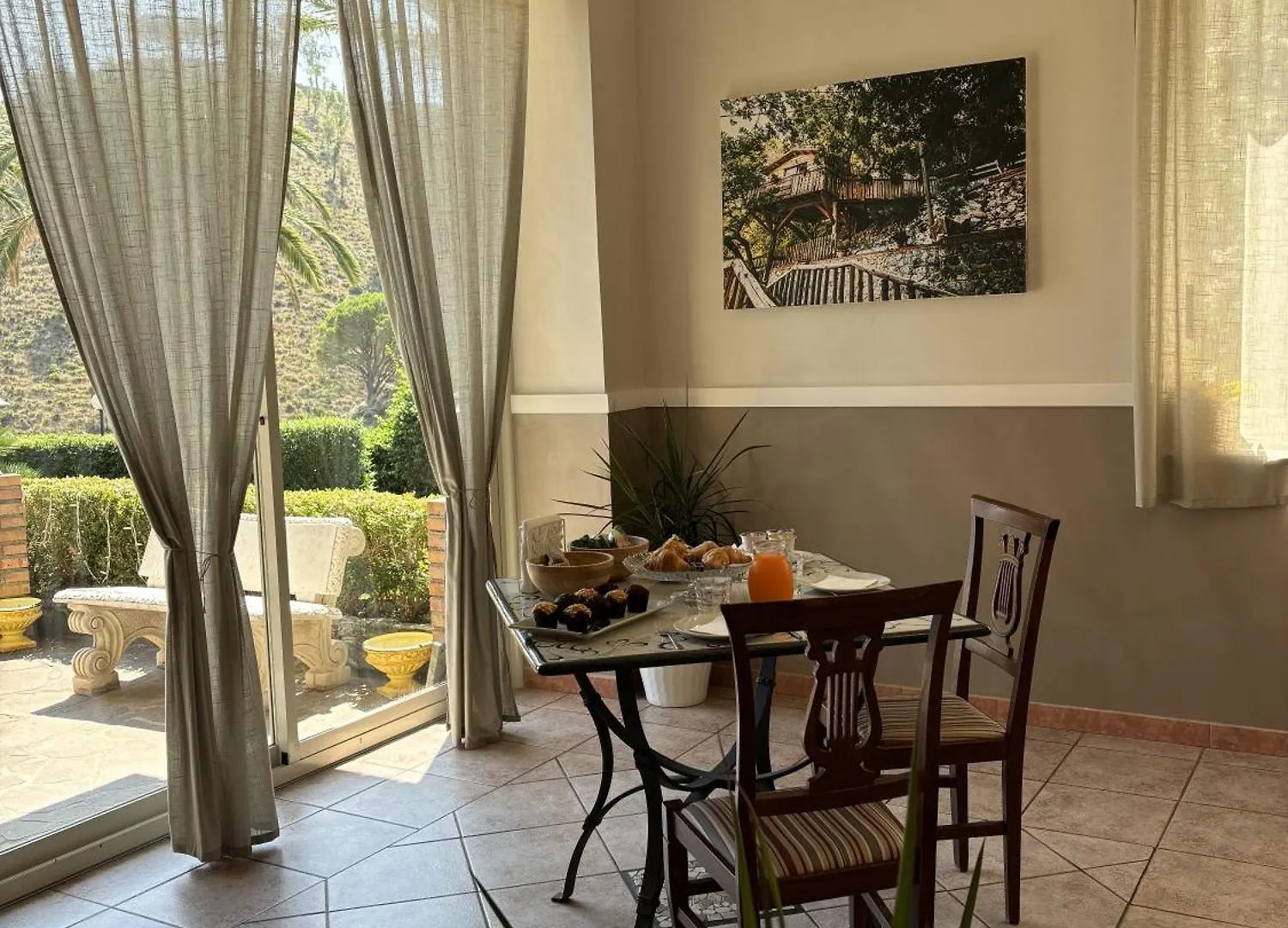 אכסניה מסינה B & B Le Casette Sull'Albero Di Villa Alba איטליה