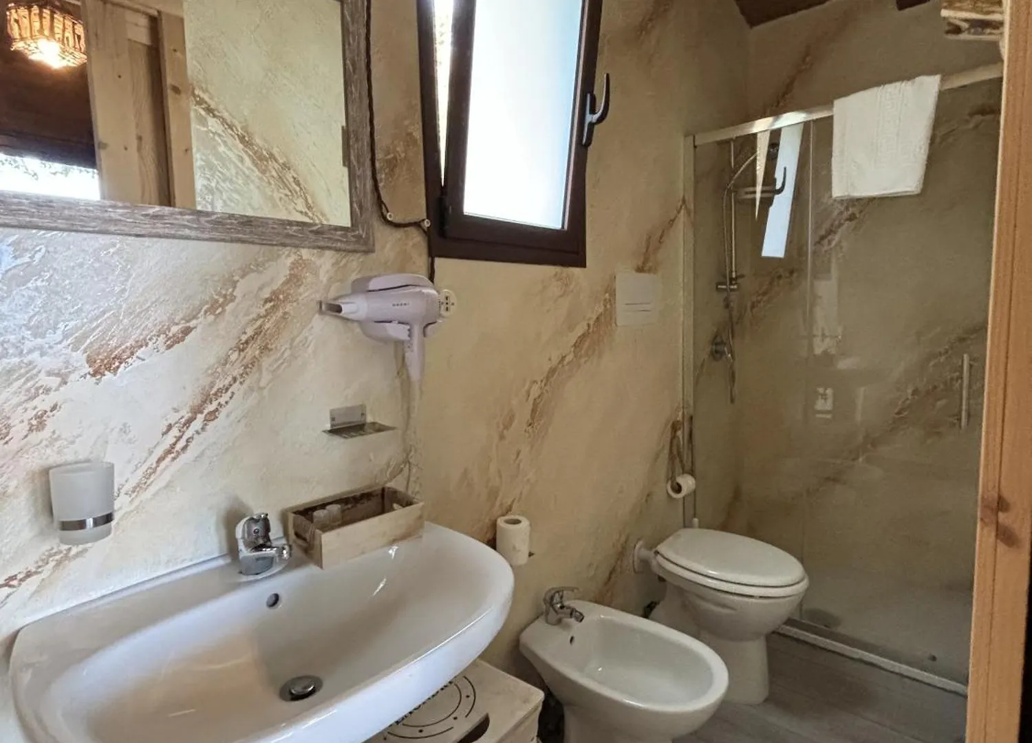 מסינה B & B Le Casette Sull'Albero Di Villa Alba אכסניה